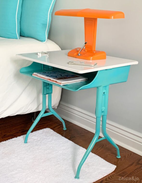 Vintage modern desk and lamp makeover into a nightstand