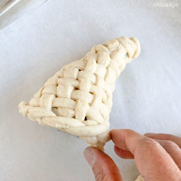 Mini bread cornucopia for Thanksgiving place settings