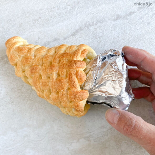 Mini bread cornucopia for Thanksgiving place settings