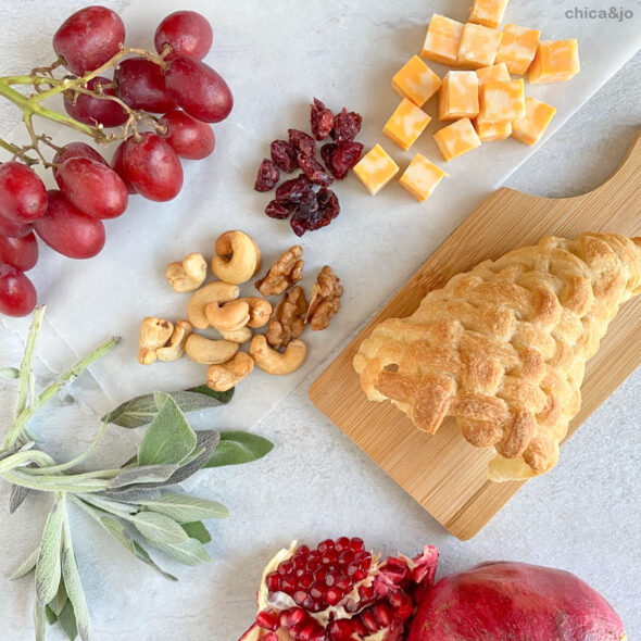 Mini bread cornucopia for Thanksgiving place settings