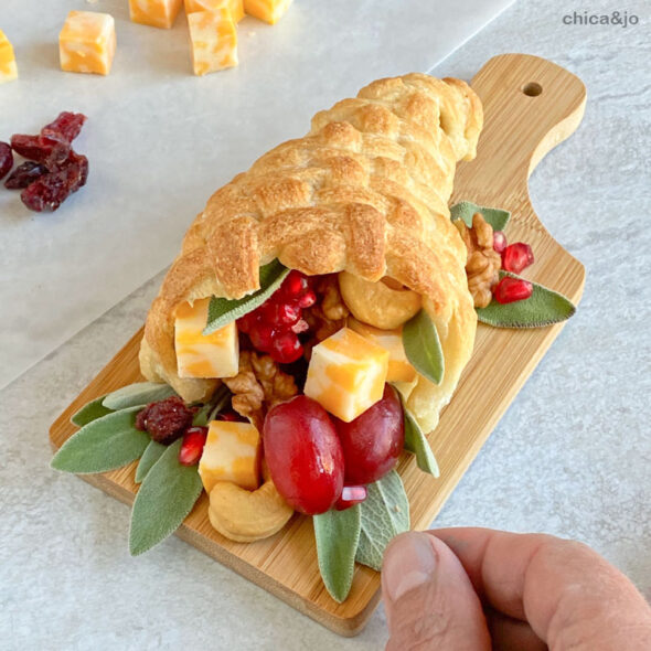 Mini bread cornucopia for Thanksgiving place settings