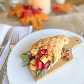 Mini Bread Cornucopia for Thanksgiving Place Settings