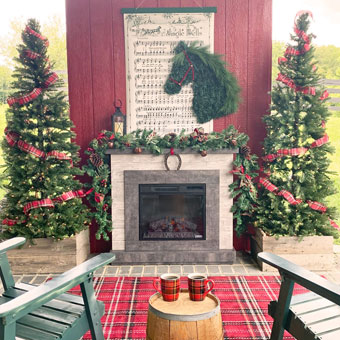 Equestrian Themed Christmas Decor