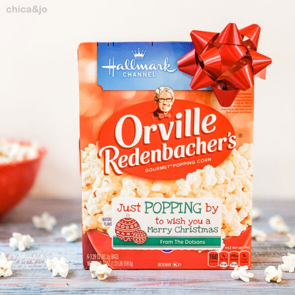 Inexpensive Christmas gifts for neighbors and co-workers - free printable microwave popcorn gift tag just popping by