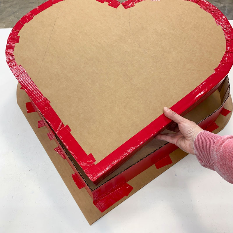 Size 29*31*6cm Big Heart Shape Cardboard Packaging Box for