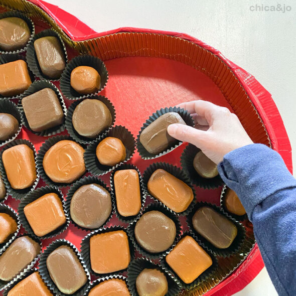 DIY giant heart-shaped candy box Valentine's Day decoration