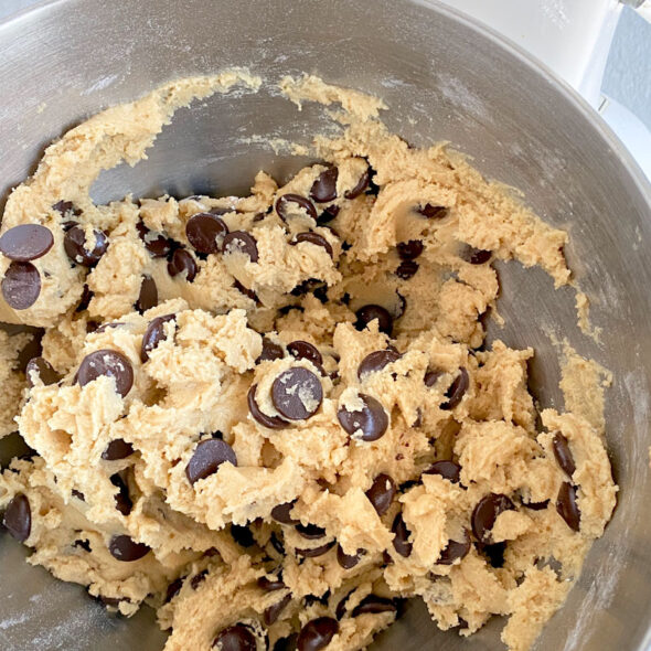 The best crispy, chewy chocolate chip cookie recipe