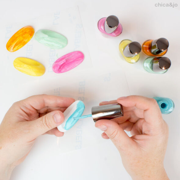 Create custom colors of Command Hooks with nail polish