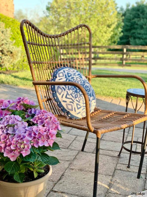 Tips for decorating an outdoor patio space