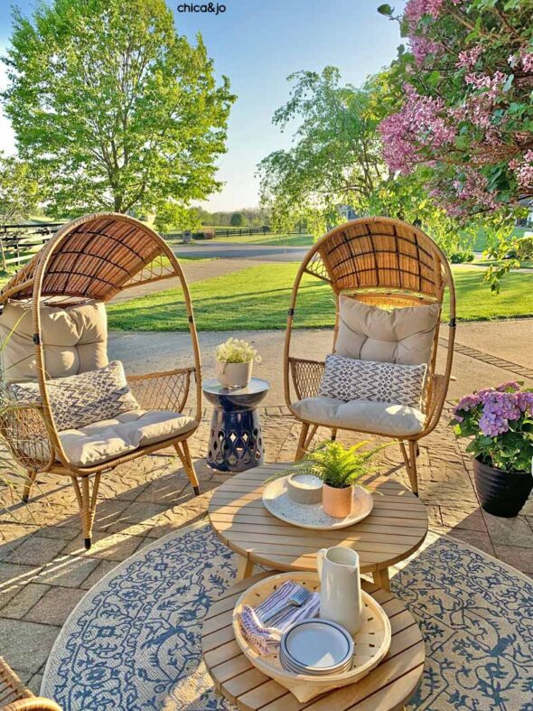 Tips for decorating an outdoor patio space