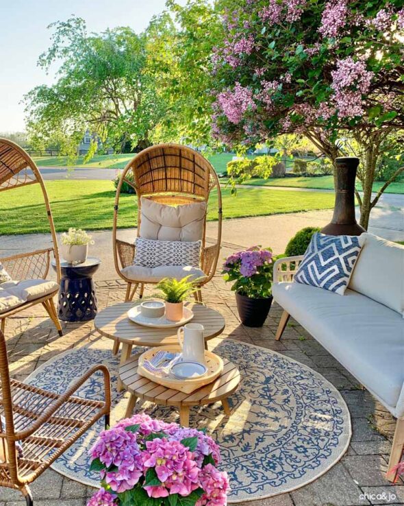Tips for decorating an outdoor patio space