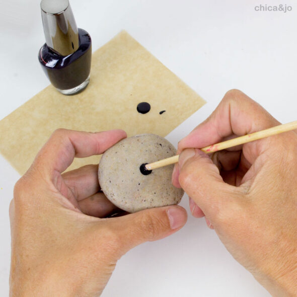 How to paint Mandala rocks with nail polish