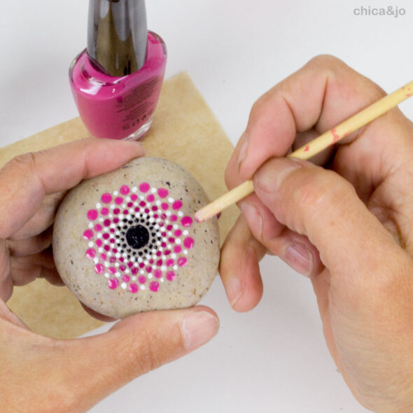 How to paint Mandala rocks with nail polish