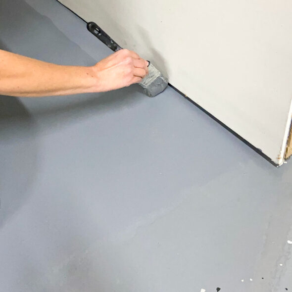 How to finish a garage floor with Rust-Oleum RockSolid