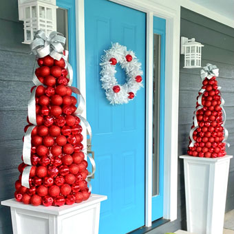 Christmas Trees Made from Tomato Cages and Ornaments