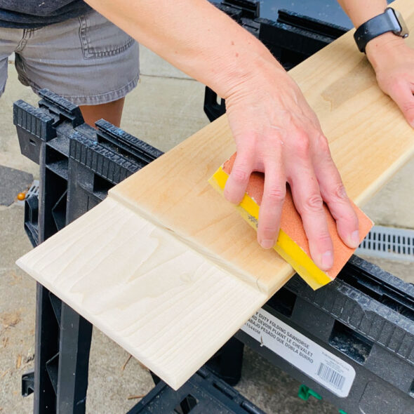 Make a simple modern bathtub caddy