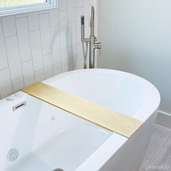 Make a simple modern bathtub caddy