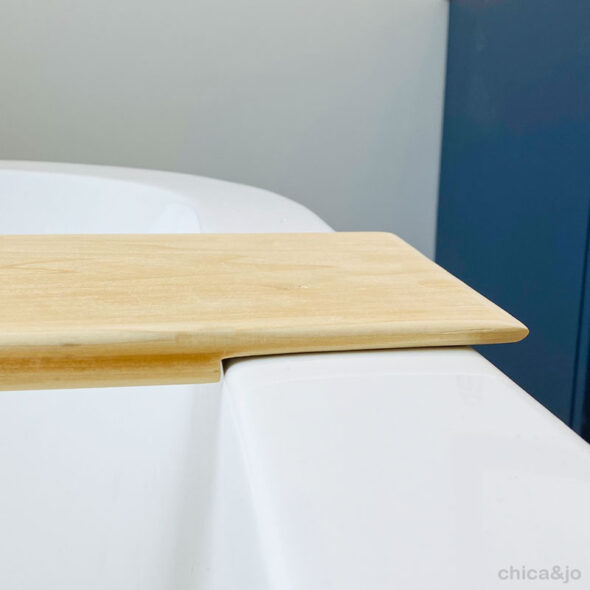 Make a simple modern bathtub caddy