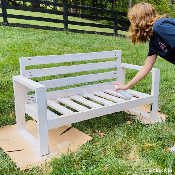 Tips for painting outdoor patio furniture