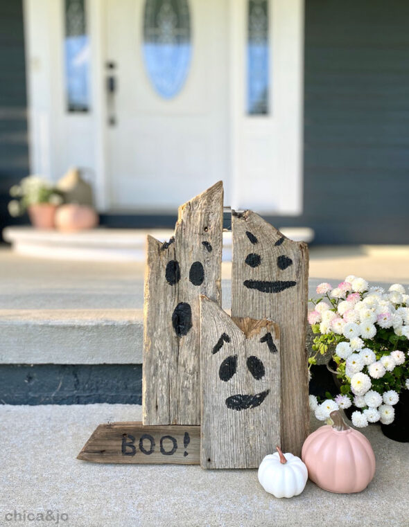 DIY barnwood ghosts rustic Halloween porch decor