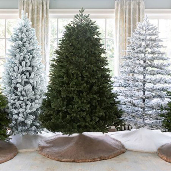 https://www.chicaandjo.com/wp-content/uploads/2022/11/tips-for-choosing-an-artificial-christmas-tree-00-590x590.jpg