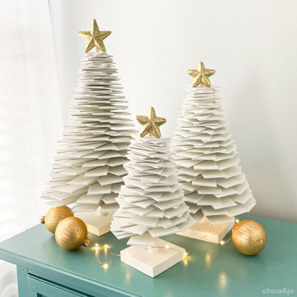 Unique Christmas tree ideas - upcycled window blinds