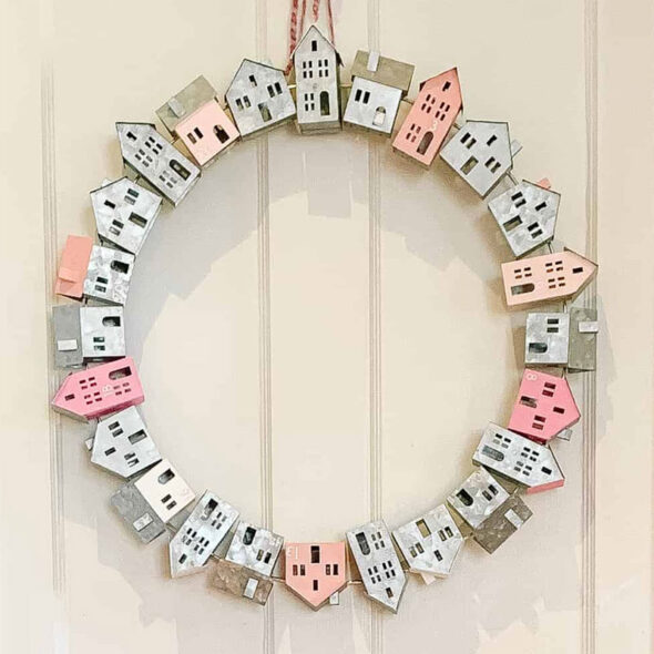 diy advent calendar ideas - tiny metal houses wreath