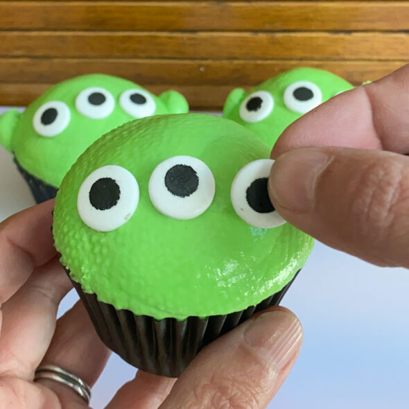 Toy Story party ideas - green alien cupcakes