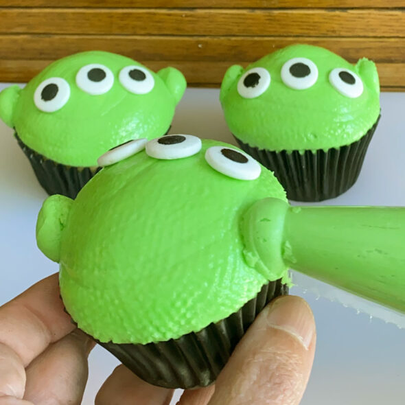 Toy Story party ideas - green alien cupcakes