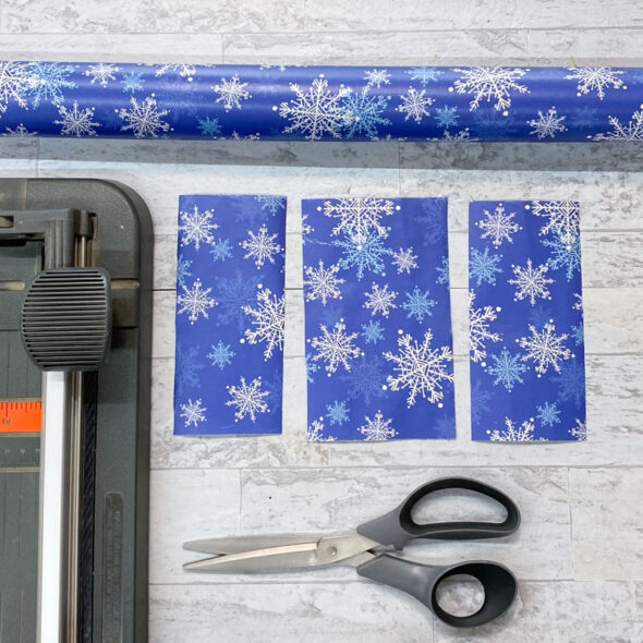 how to make christmas crackers easy - cutting the paper