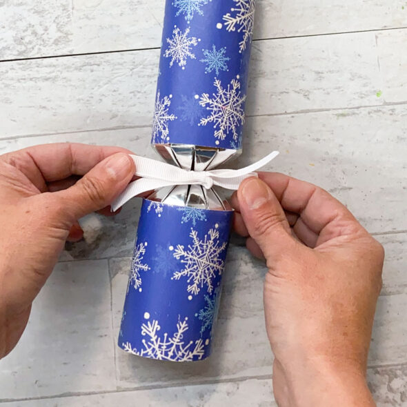 how to make christmas crackers easy - tie one end with ribbon
