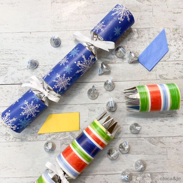 how to make christmas crackers easy - open crackers