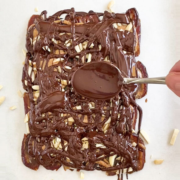 how to make date bark - drizzle with chocolate