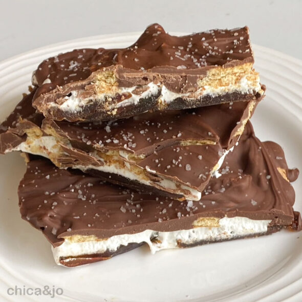 date bark recipe - smores with marshmallow fluff and graham crackers