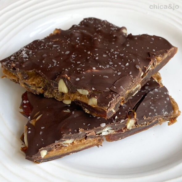 date bark recipe - almond butter and almonds