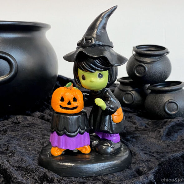 painted precious moments - halloween witch with pumpkin