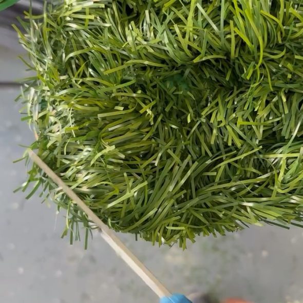 four-leaf clover wreath for st. patrick's day - trim the garland